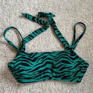 Xhilaration D / DD bikini top zebra